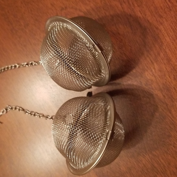 3/$12 NWOT 2 pcs Stainless Steel Mesh Tea Ball - Picture 2 of 8